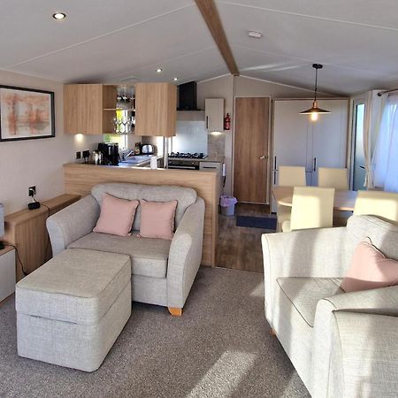 Amor, West Sands Holiday Park, Селси Екстериор снимка
