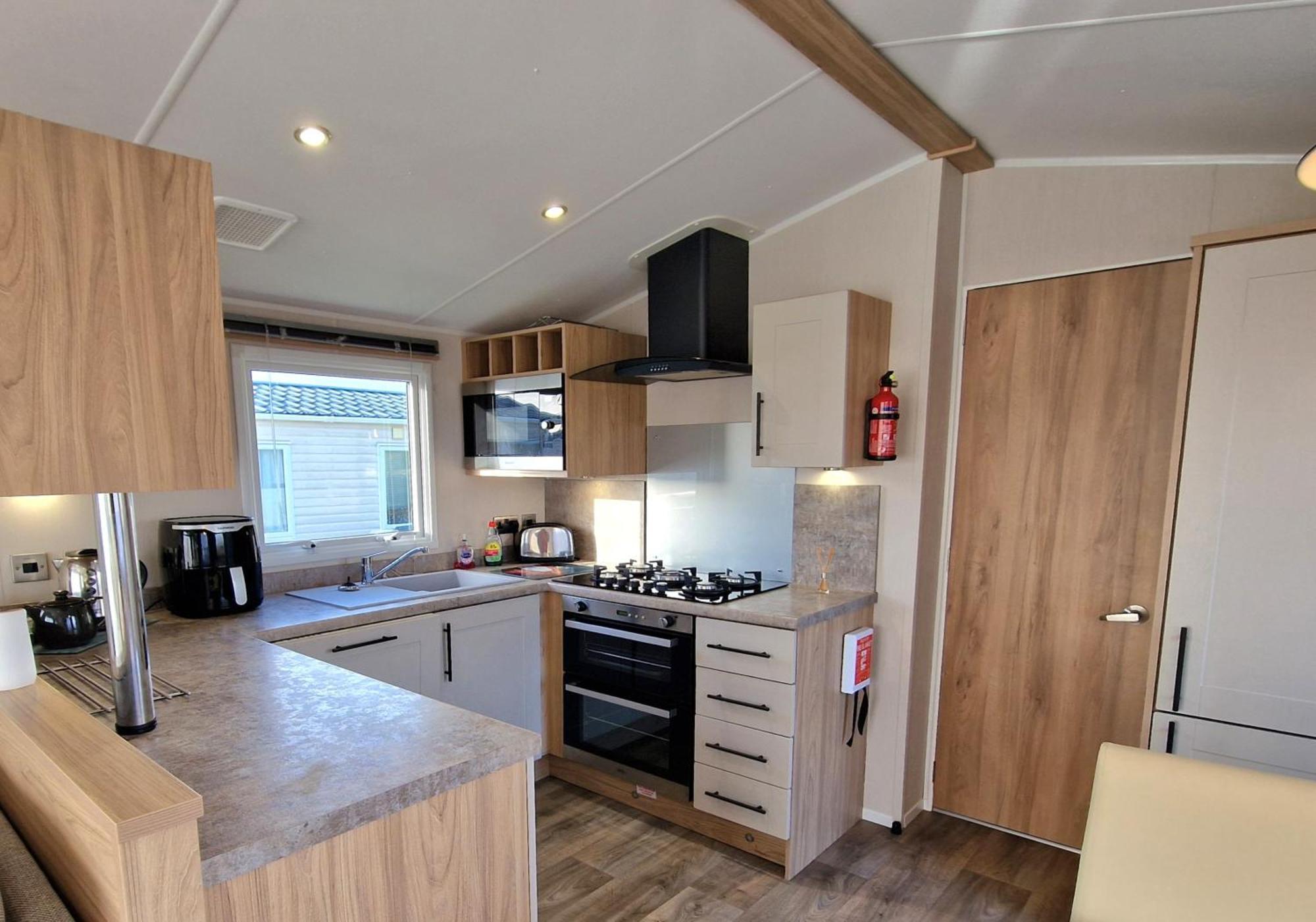 Amor, West Sands Holiday Park, Селси Екстериор снимка
