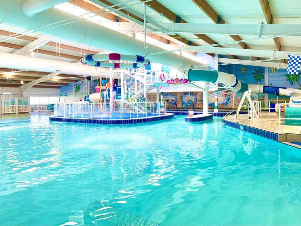Amor, West Sands Holiday Park, Селси Екстериор снимка