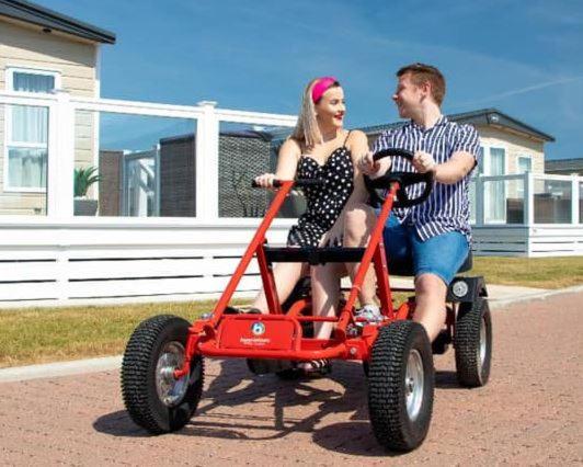 Amor, West Sands Holiday Park, Селси Екстериор снимка